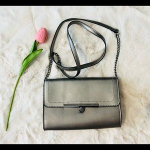 A new day classic purse| Color: silver
